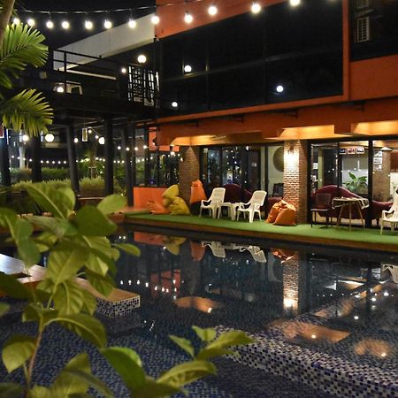 Thongtara House Boutique Srinakarin Banguecoque Exterior foto